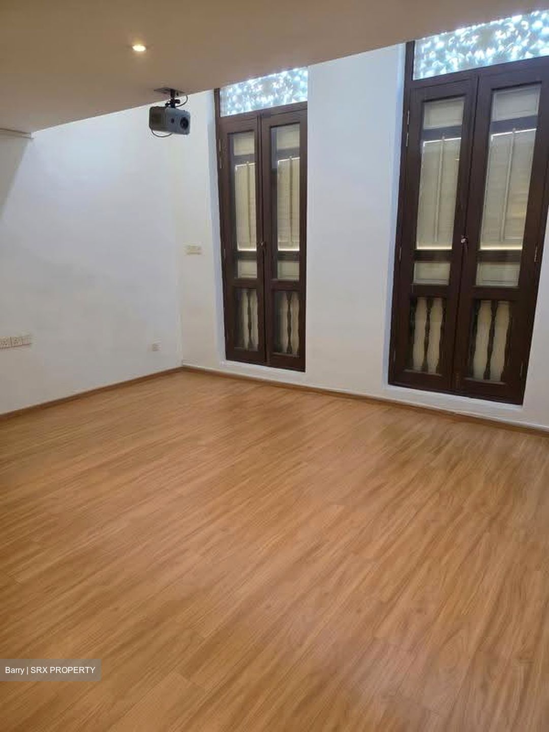 Little India Conservation Area (D8), Office #637333841